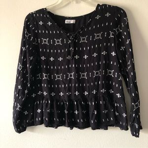 Epic Threads top for women’s color black size XL excellent condition